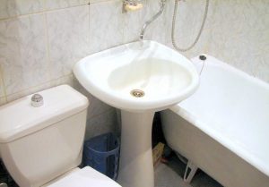Установка раковины тюльпан в ванной в Брянске