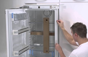 Установка встраиваемого холодильника в Брянске